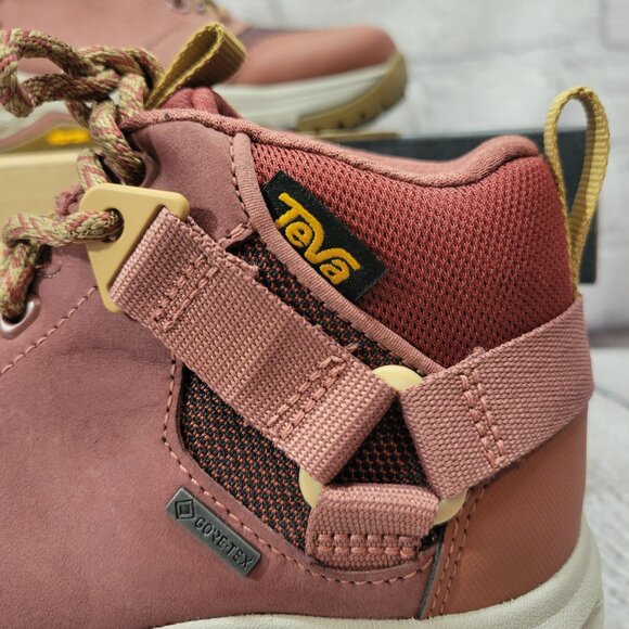 Teva Women's Grandview GORE-TEX Hiking Boot - Picture 3 of 8